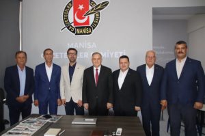 MHP’li Akçay’dan basının sorunları için çalışma sözü