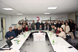 Manisa Medya Akademisi teorik eğitimlerini Vali Özkan ile noktaladı